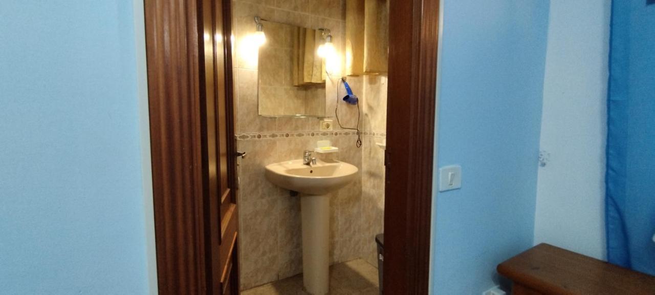 Los Cristianos Centro, Room With A Private Bathroom In Shared Apartment アロナ エクステリア 写真
