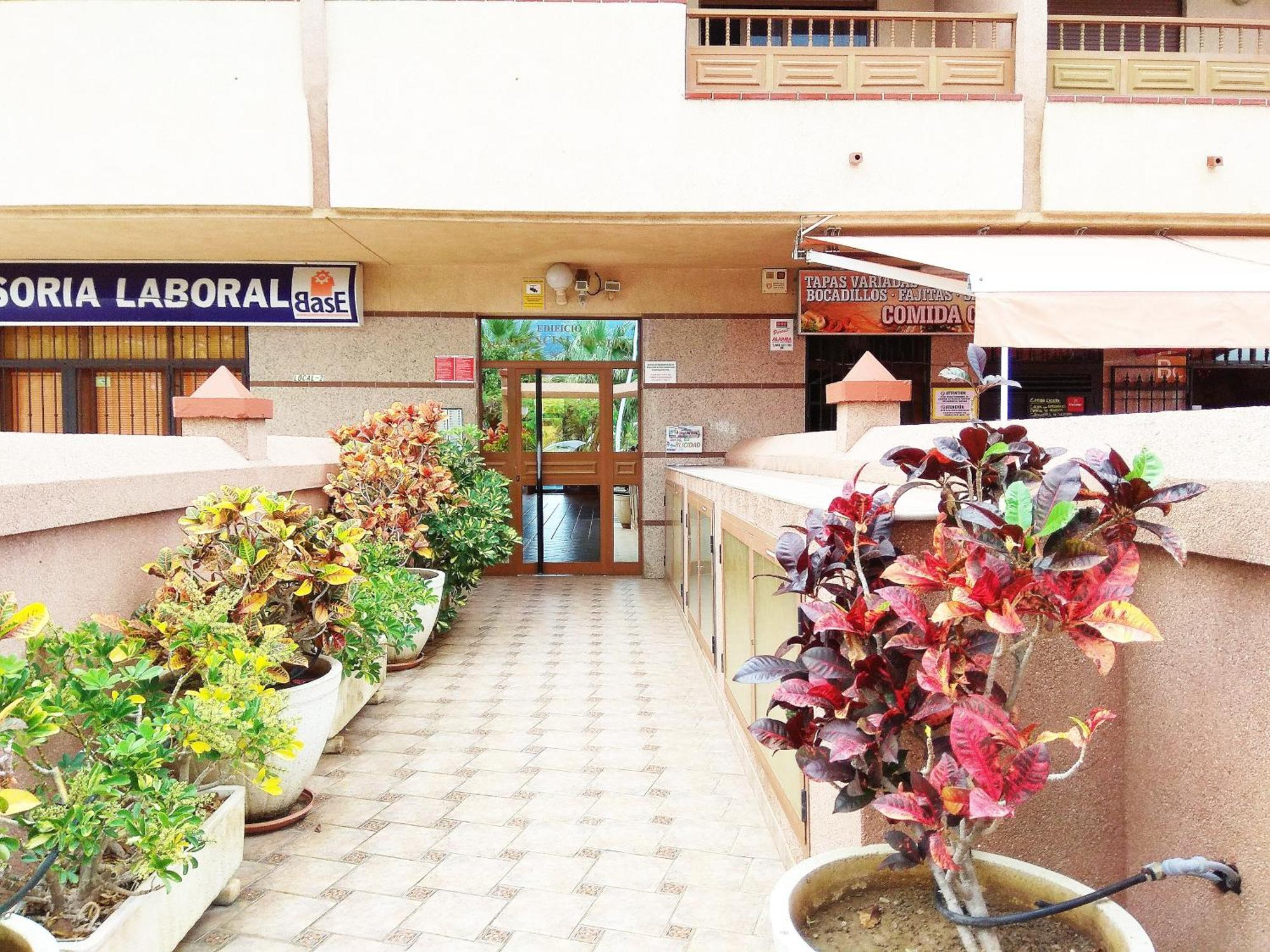 Los Cristianos Centro, Room With A Private Bathroom In Shared Apartment アロナ エクステリア 写真